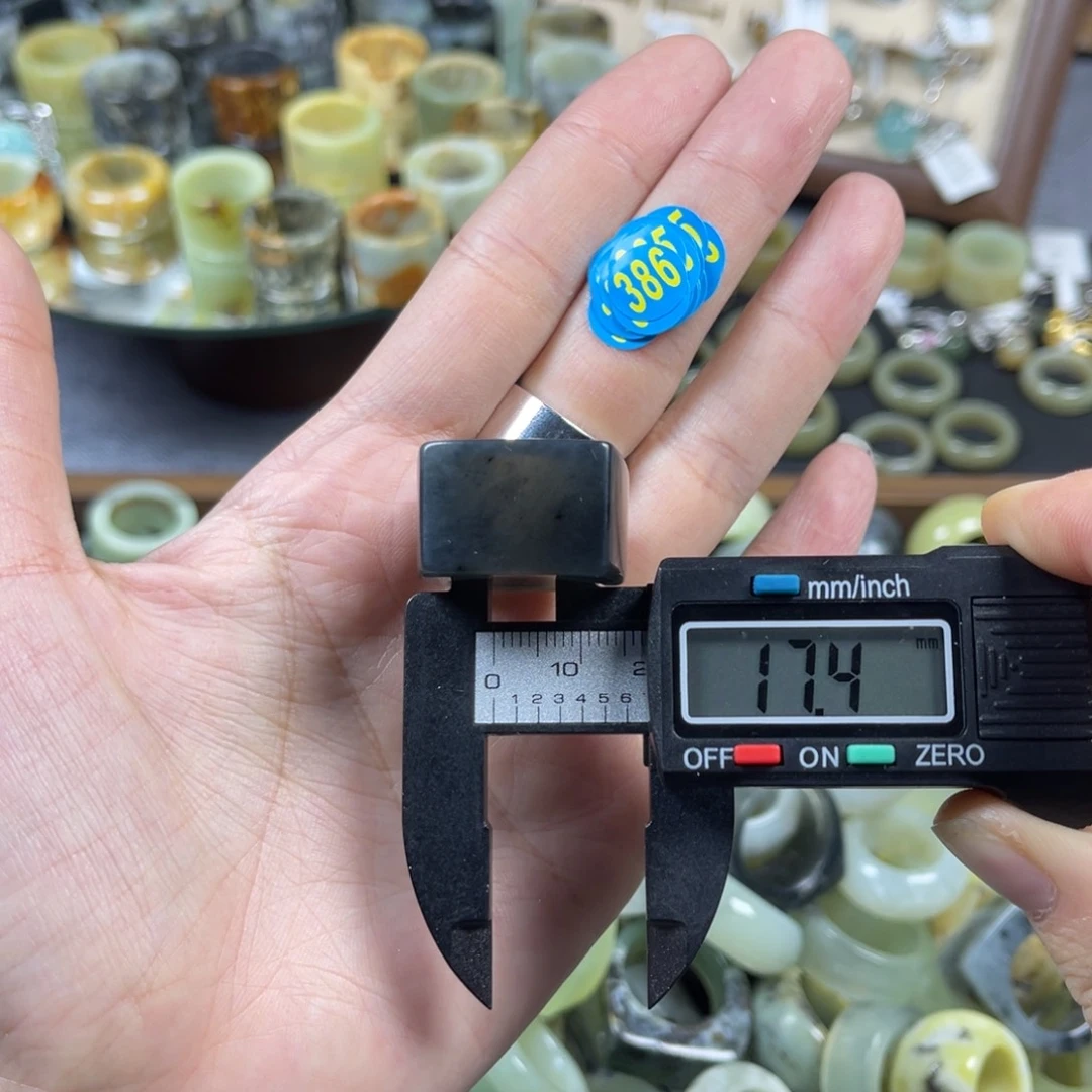 蛇纹石玉未镶嵌戒指