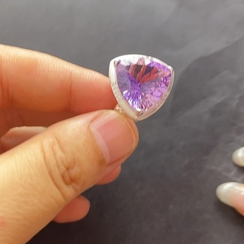 余****紫晶戒指银S925镶嵌水晶戒指
