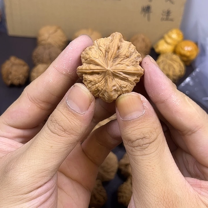 微***变吊坠桃核玉喜四棱