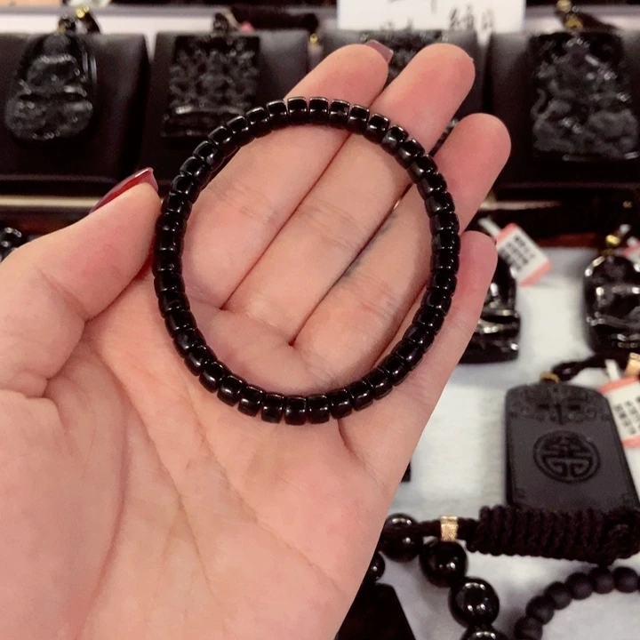 袁***你翡翠未镶嵌颈饰翡翠