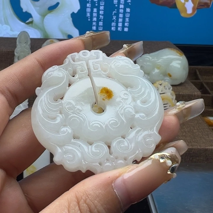 和田玉颈饰未镶嵌