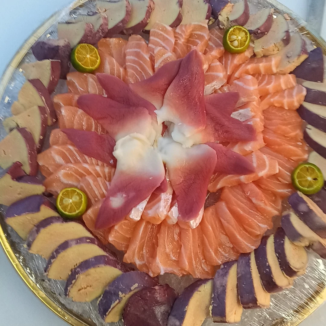 红酒鹅肝250克加250克法罗皇冠三文鱼加5只北极贝三拼