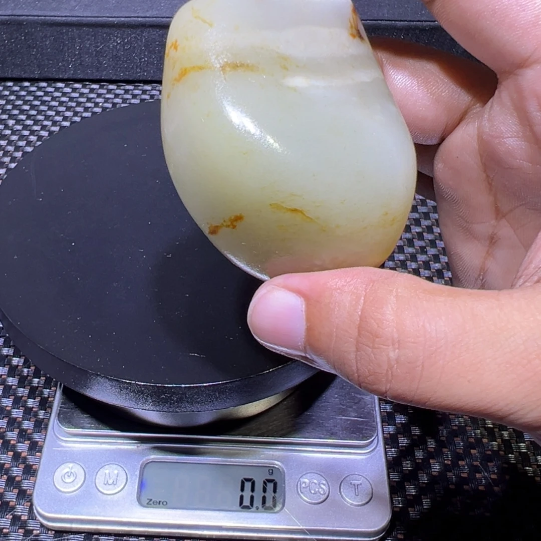 吊坠(不含链)未镶嵌和田玉（子料）140