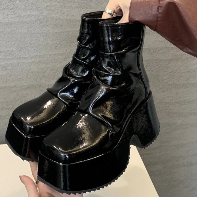 广州时尚网红短靴粗跟秋季高跟秋冬系带复古英伦风黑色厚底春秋