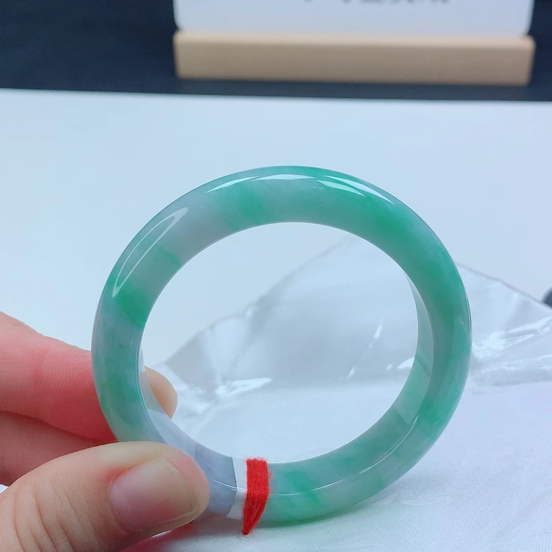 翡翠手镯未镶嵌54圈口