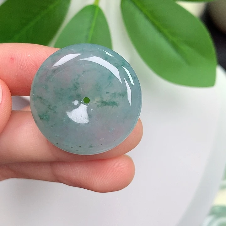 翡翠未镶嵌颈饰平安扣