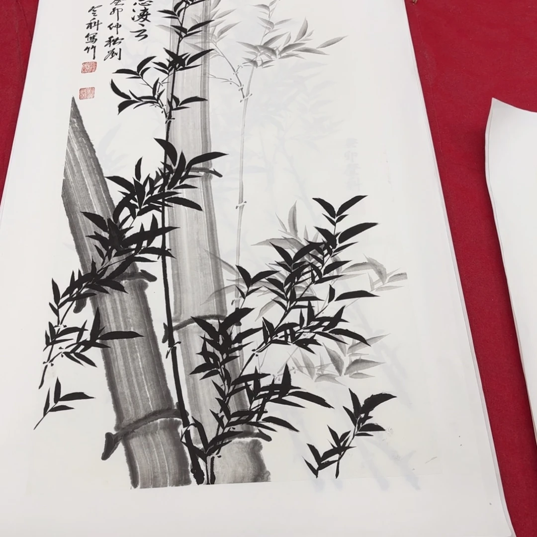 国画花鸟等图案为一体而得的