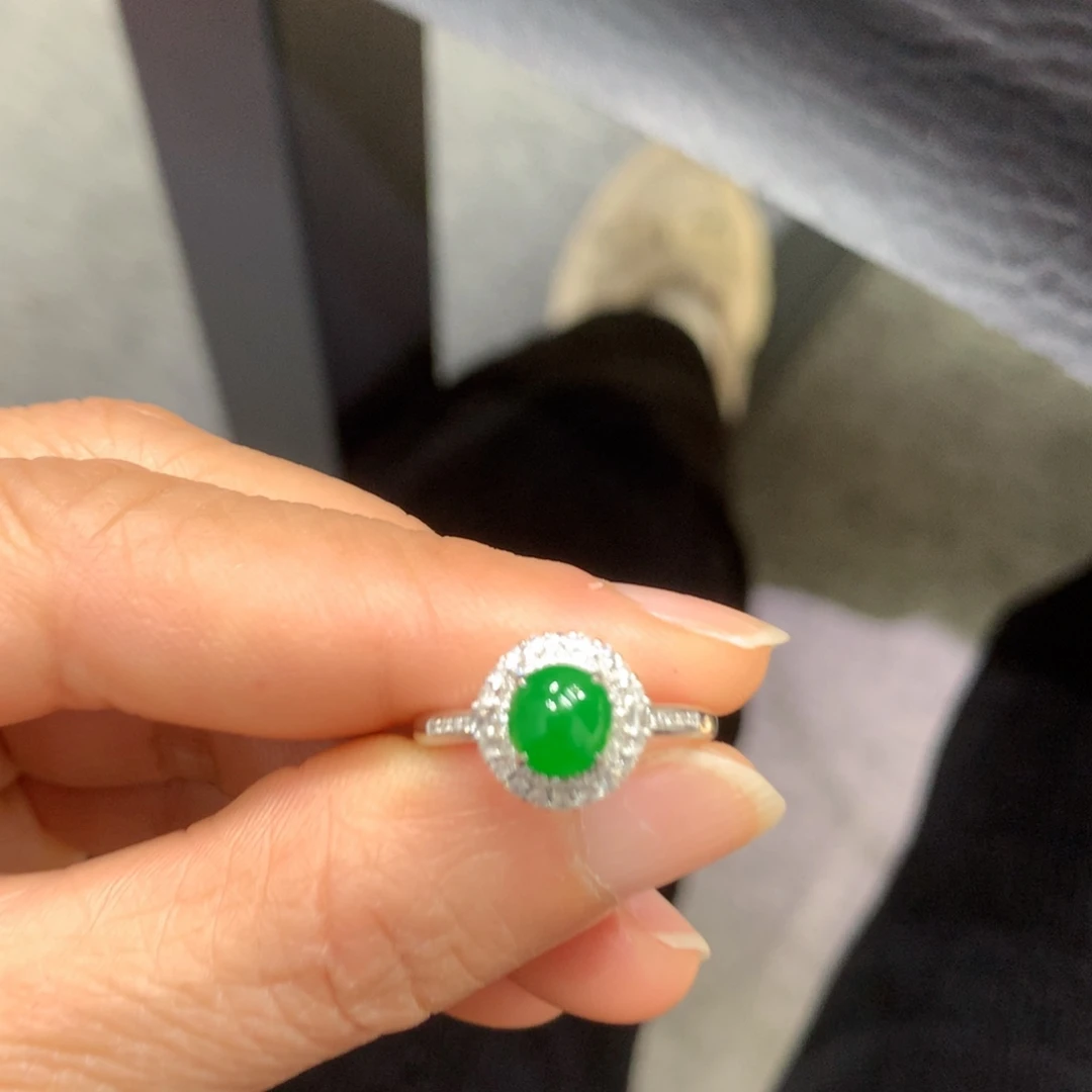 翡翠18K金镶嵌戒指