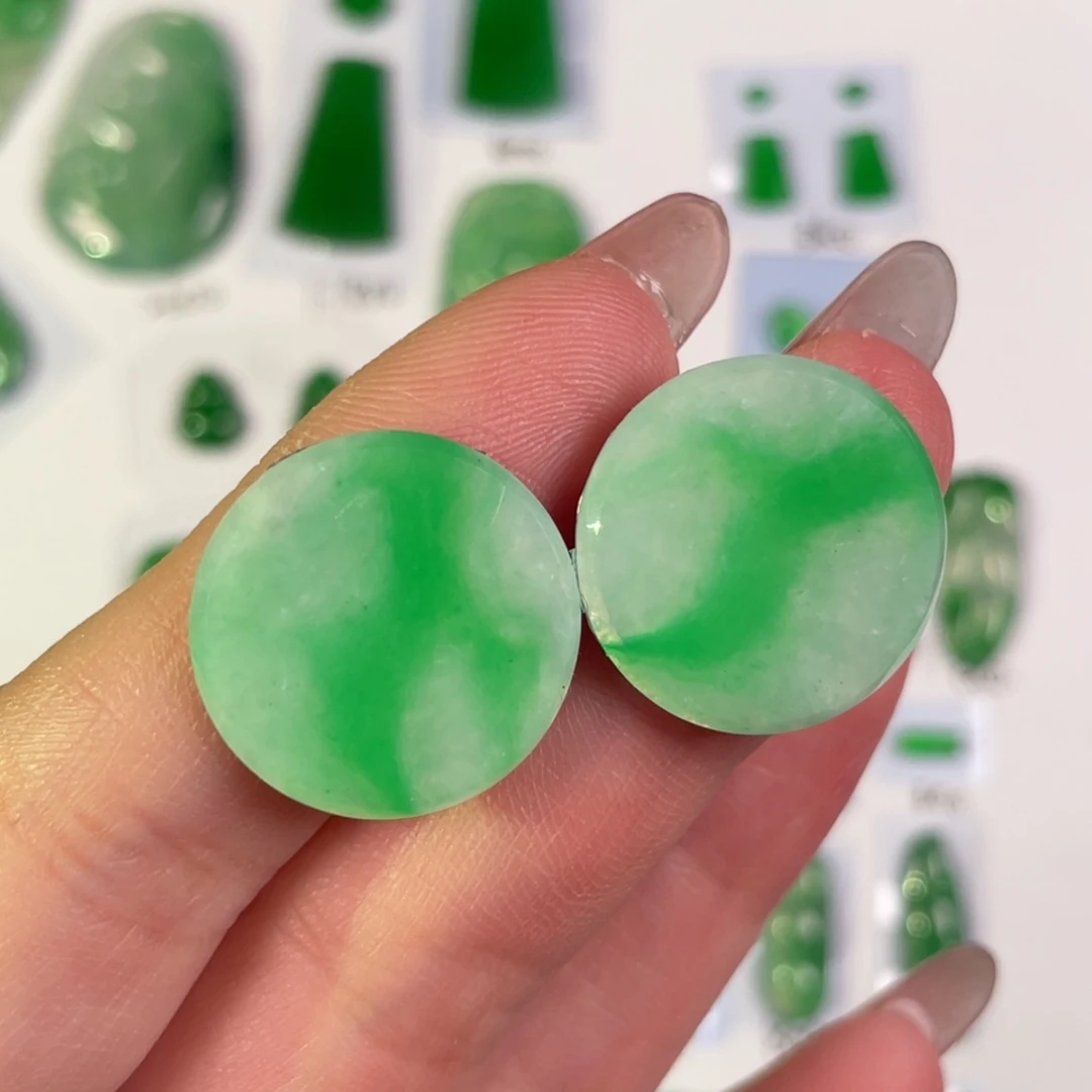 翡翠未镶嵌颈饰裸石