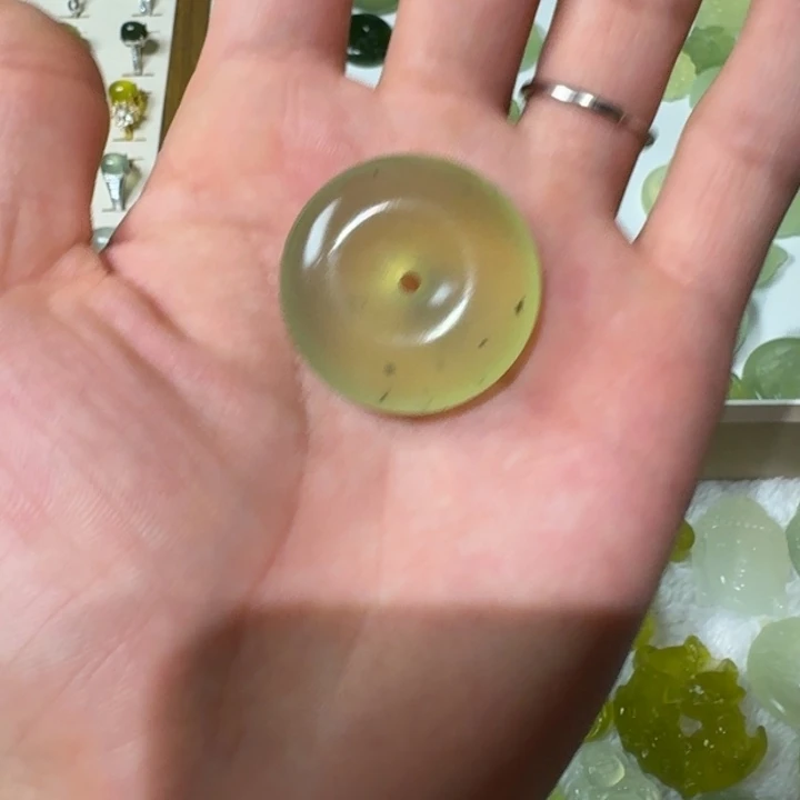 未镶嵌蛇纹石玉吊坠(不含链)