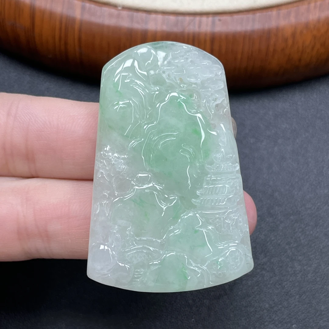 天然缅甸翡翠A货飘绿精雕山水牌精美大气玉吊坠直播间