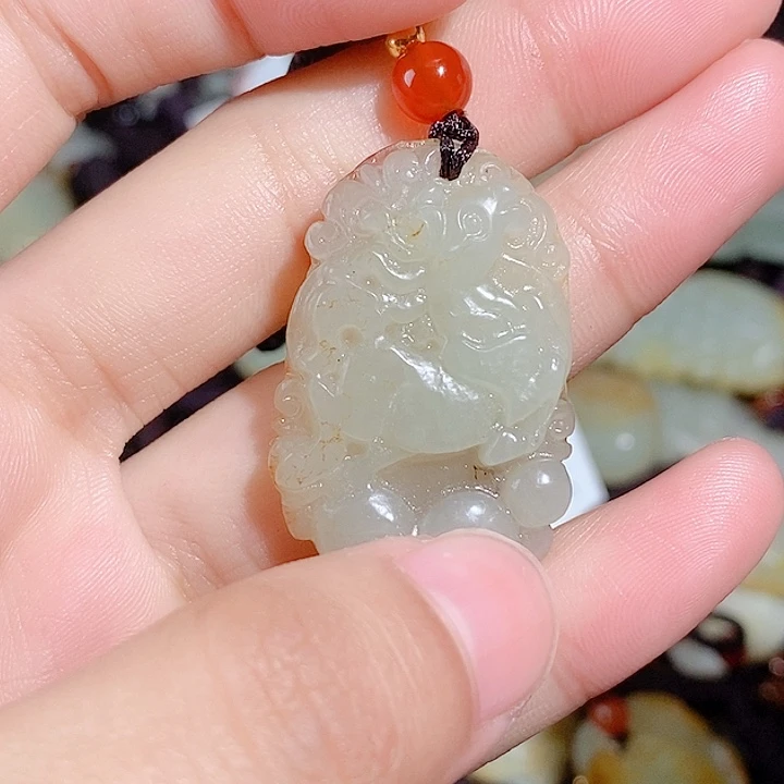 和田玉未镶嵌颈饰