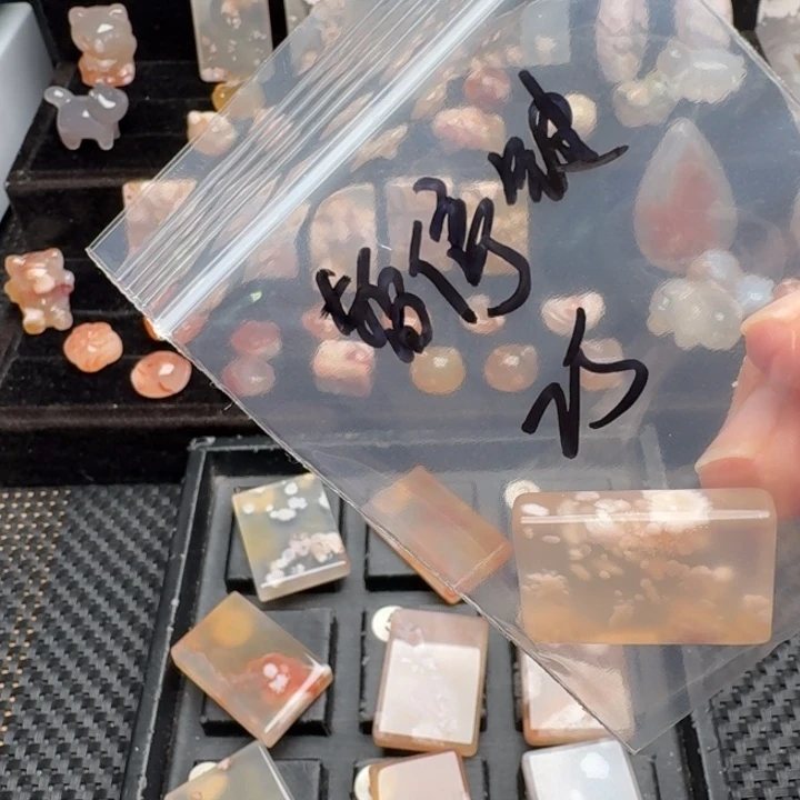 暂***键合金颈饰玛瑙/玉髓