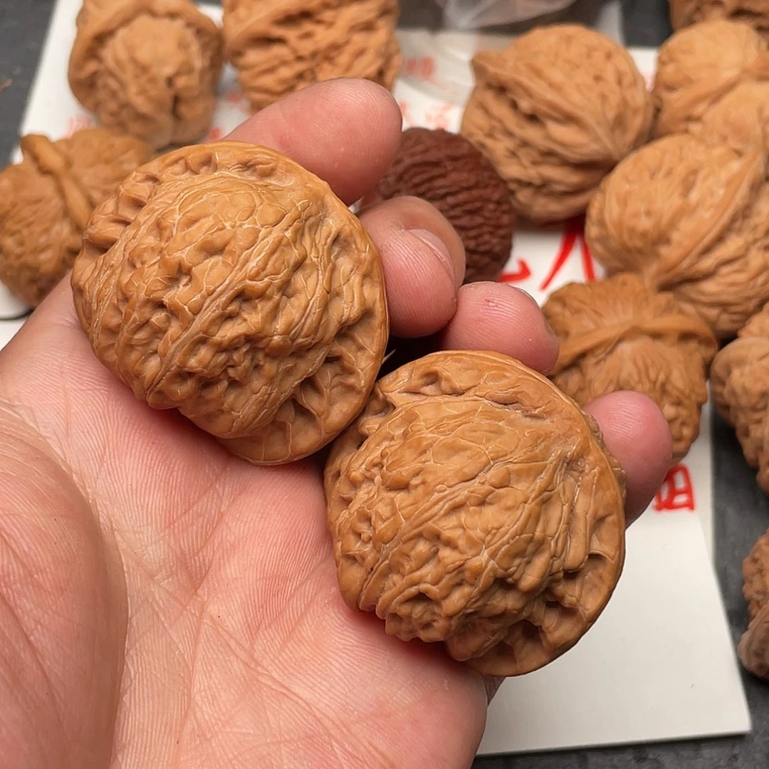 文玩核桃吊坠铁锤