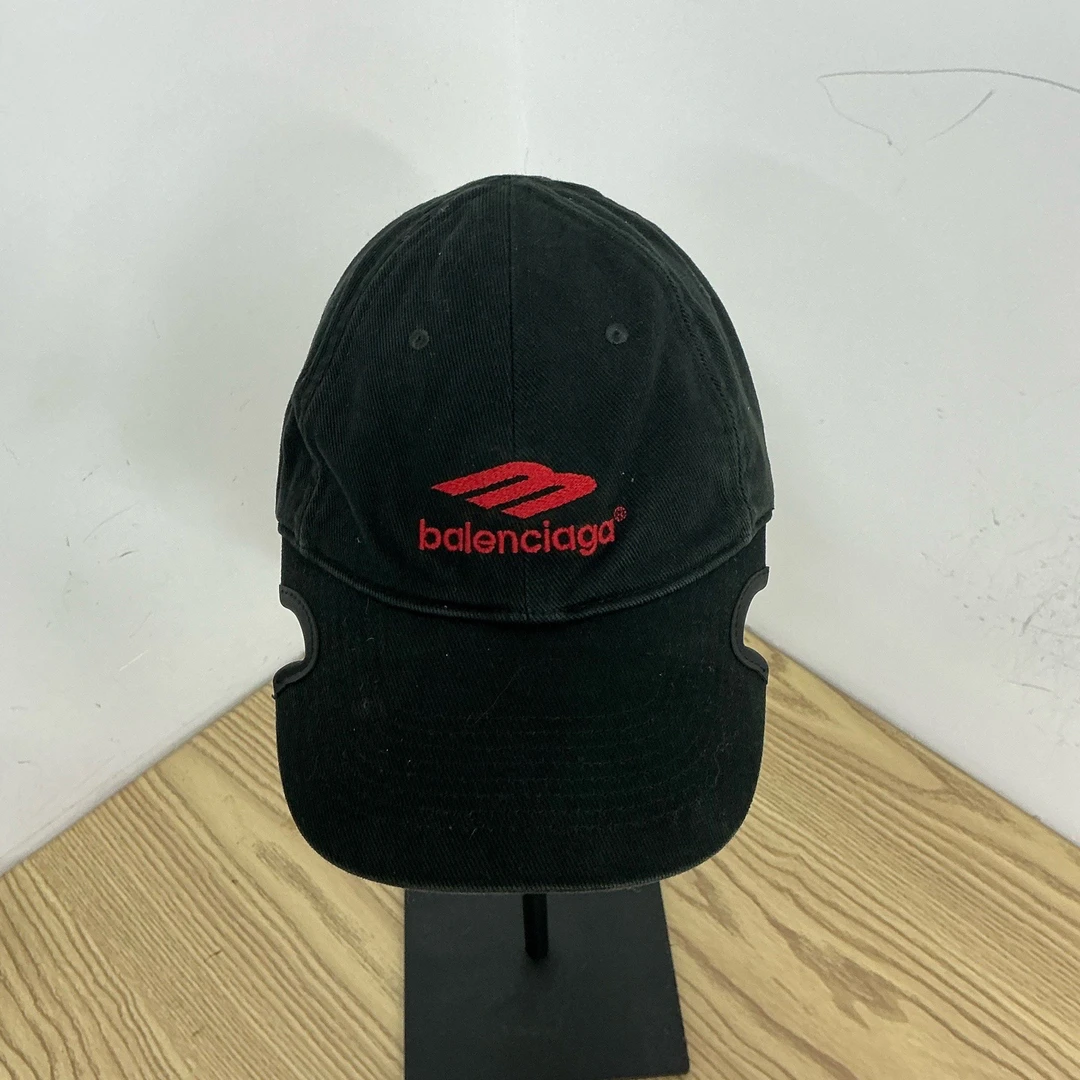 99新 Balenciaga/巴黎世家 3B刺绣缺角做旧棒球帽 99新M码/3238
