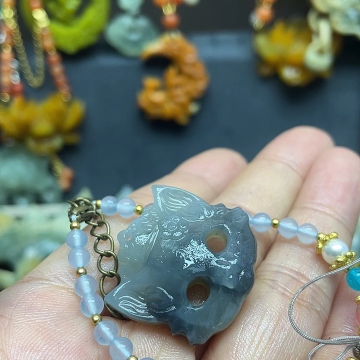 未镶嵌蛇纹石玉颈饰