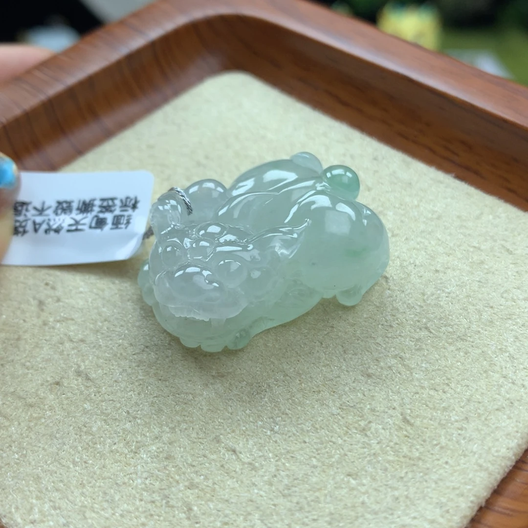 翡翠未镶嵌颈饰22