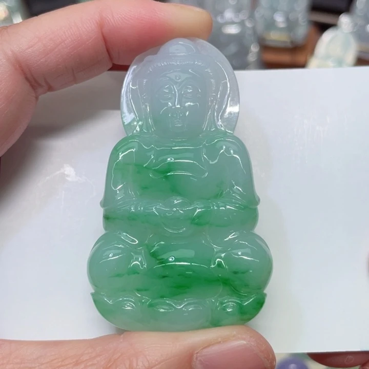 翡翠未镶嵌颈饰飘绿正装观音