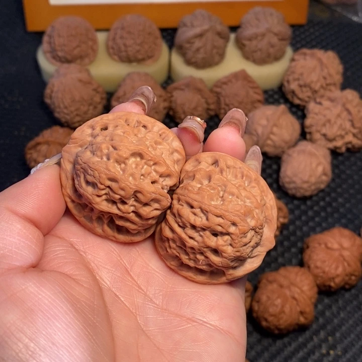 文玩核桃把件42佛度