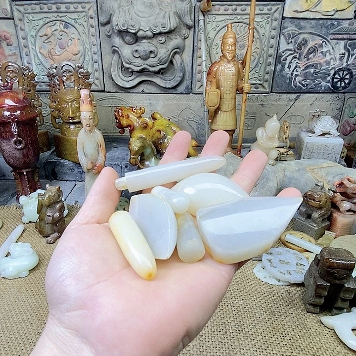 和田玉（糖玉）未镶嵌挂件