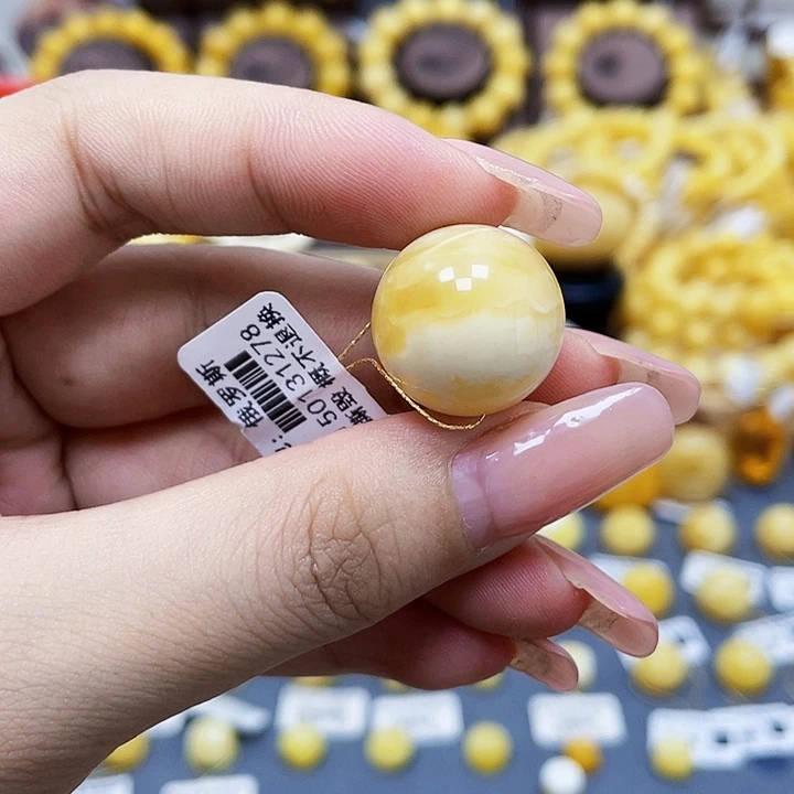 未镶嵌琥珀珠宝奇石18.5mm瓷白溶洞妖花.瑕