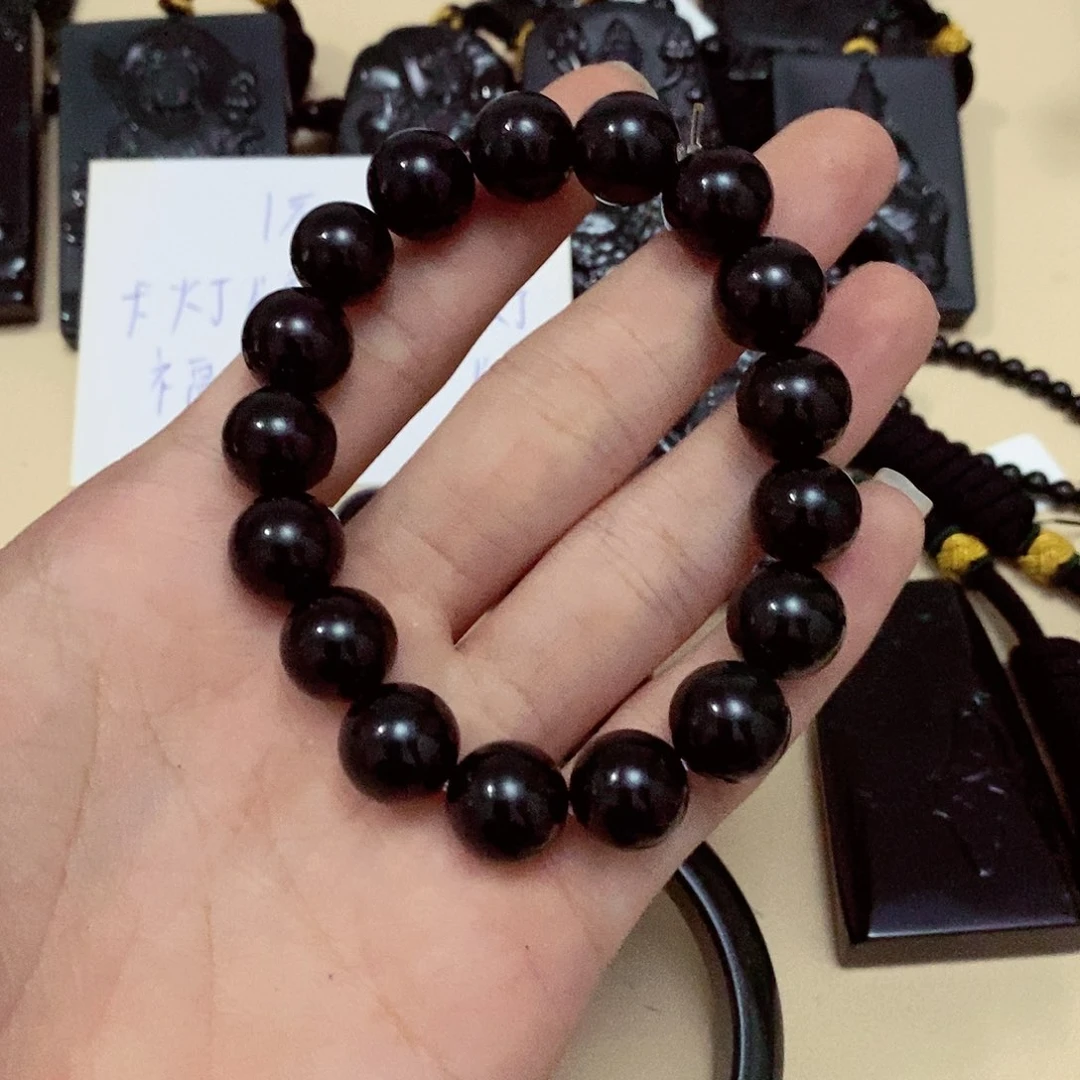 翡翠挂件未镶嵌翡翠