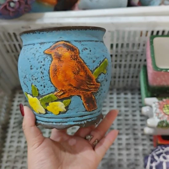 当场拍满15元发货不凑不发，花盆盆口不方不圆有针孔黑点是正常的，