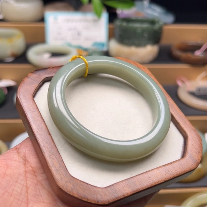 未镶嵌手镯和田玉55