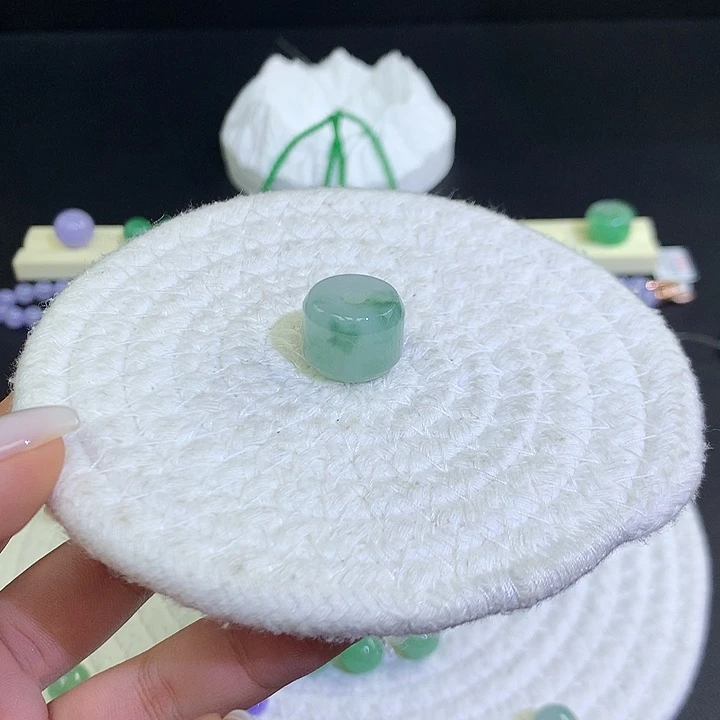 翡翠散珠天然缅甸翡翠路路通卡17厚12.6