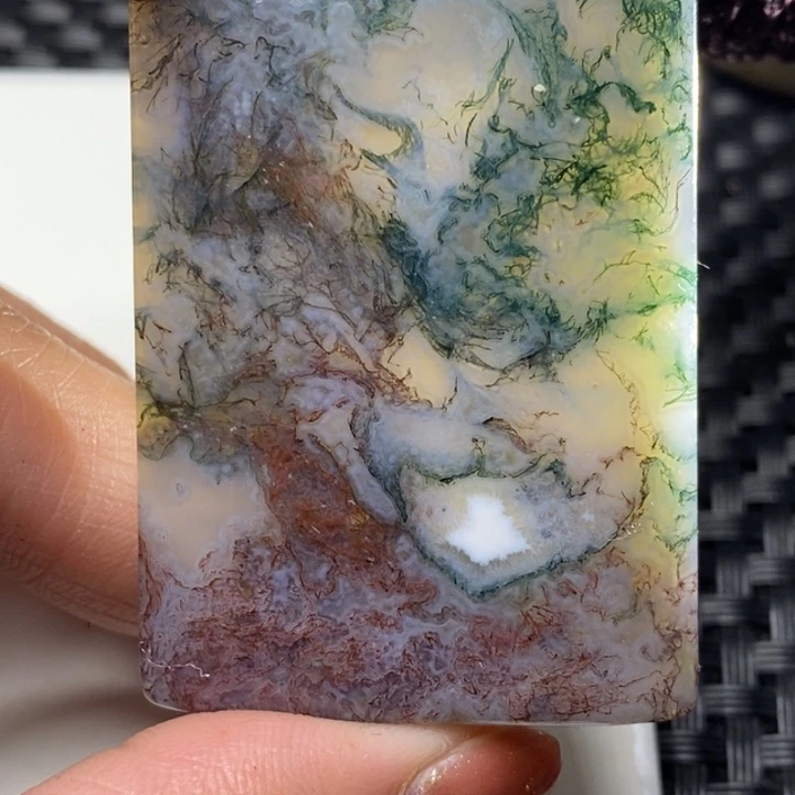 玛瑙/玉髓颈饰未镶嵌华**哥