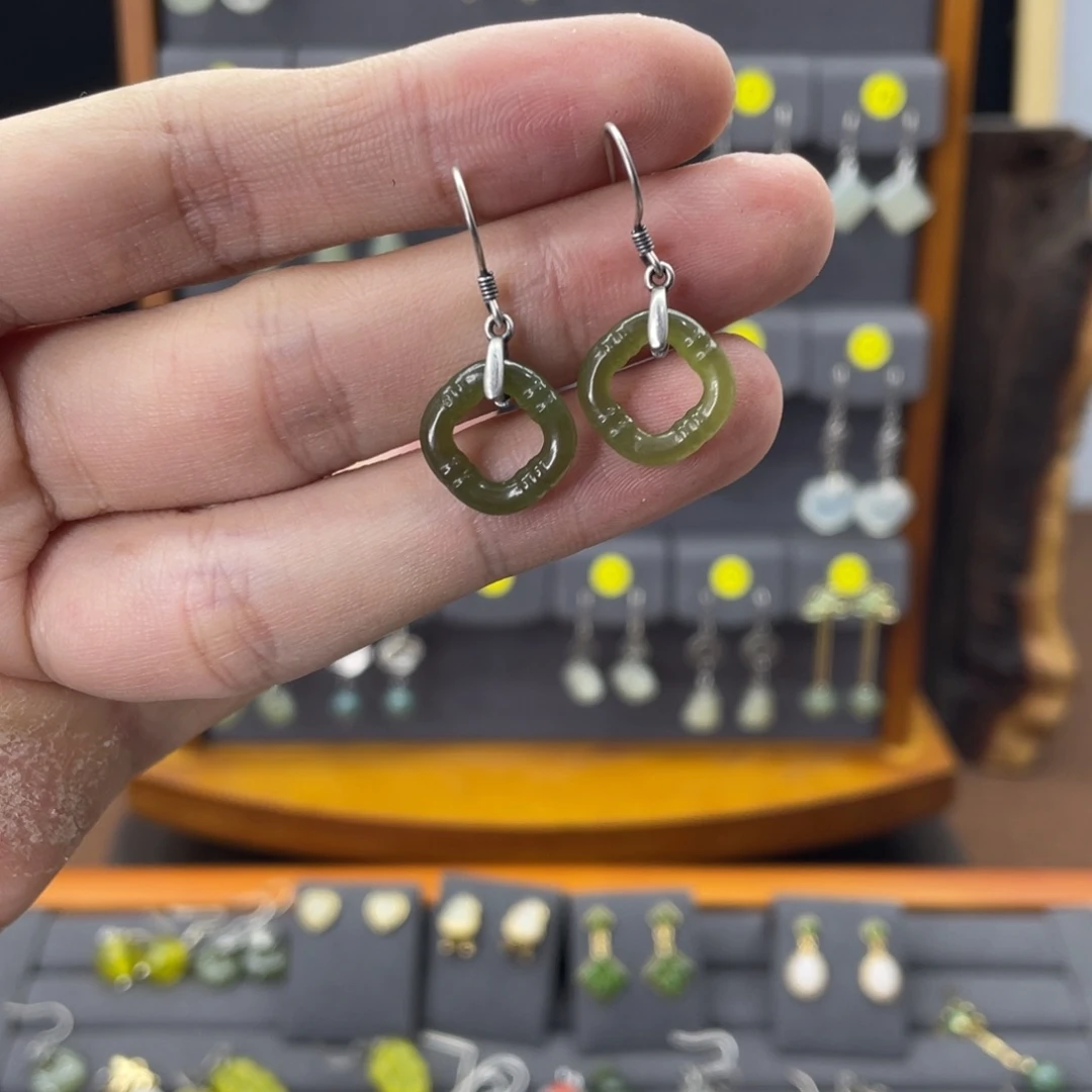 和田玉未镶嵌耳饰