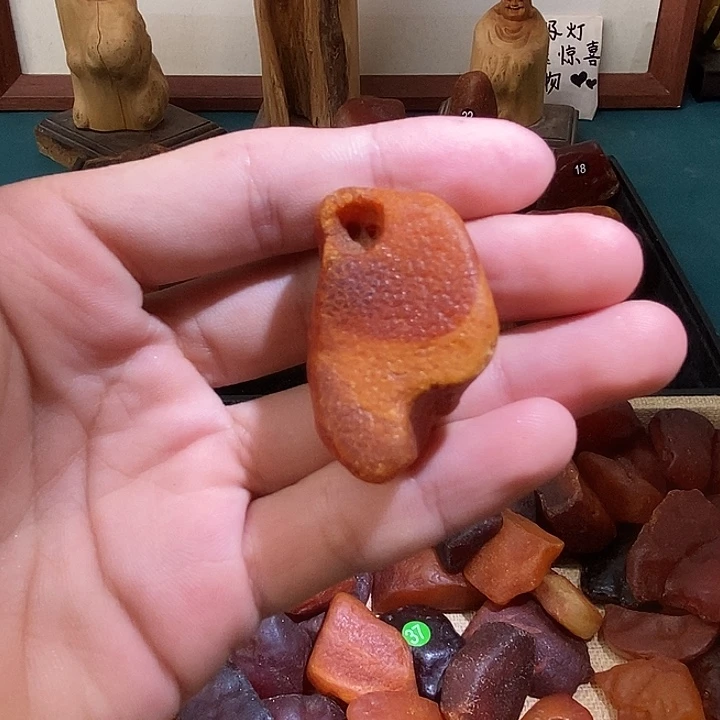 裸石琥珀未镶嵌金胶蜜