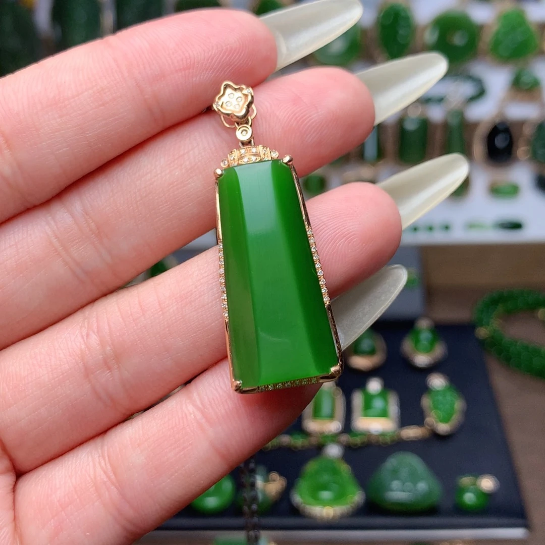 和田玉（碧玉）吊坠18K金镶嵌