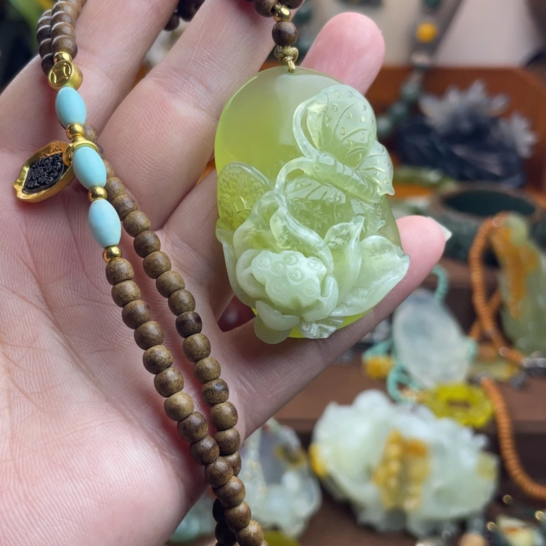 蛇纹石玉未镶嵌吊坠