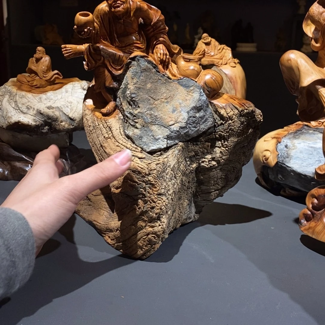 霸****柏木（崖柏）崖柏黑油罗汉根抱石