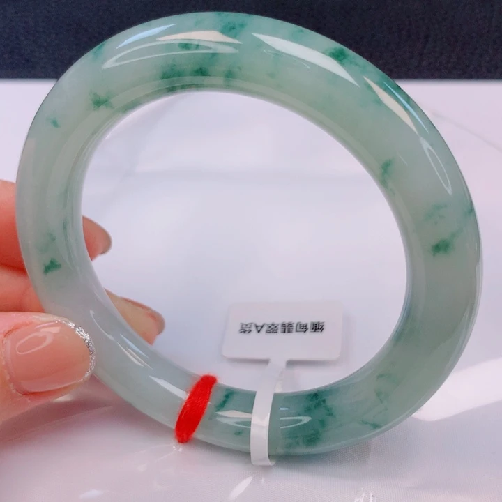 翡翠未镶嵌手镯（圆镯）58圈口