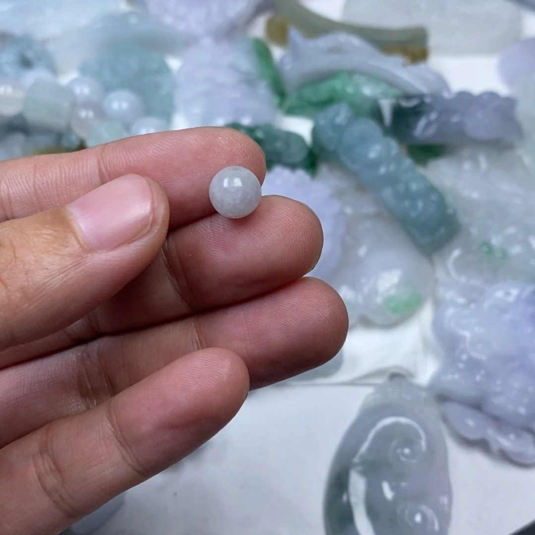 翡翠未镶嵌颈饰丰**珇翡翠