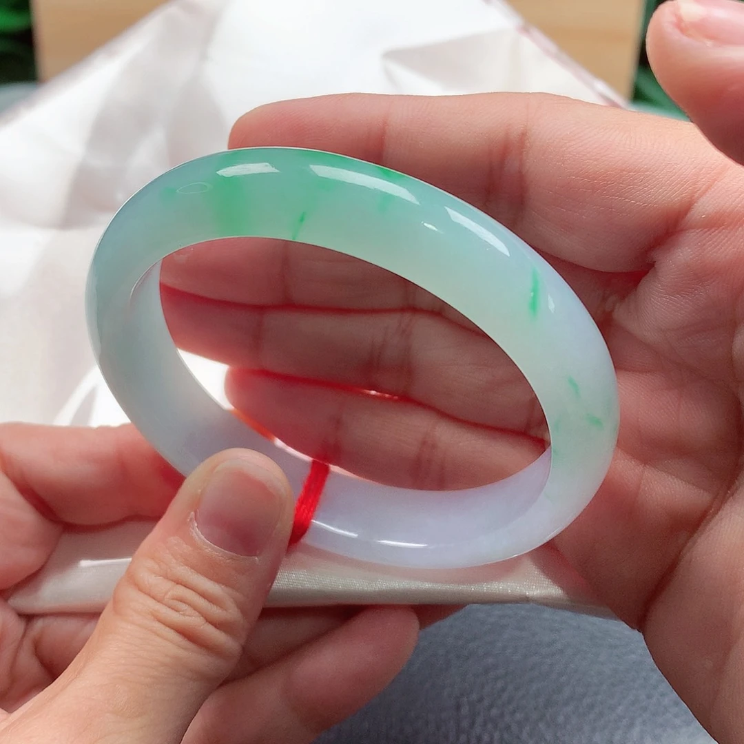 未镶嵌手镯（贵妃镯）翡翠95号，天然A货翡翠手镯