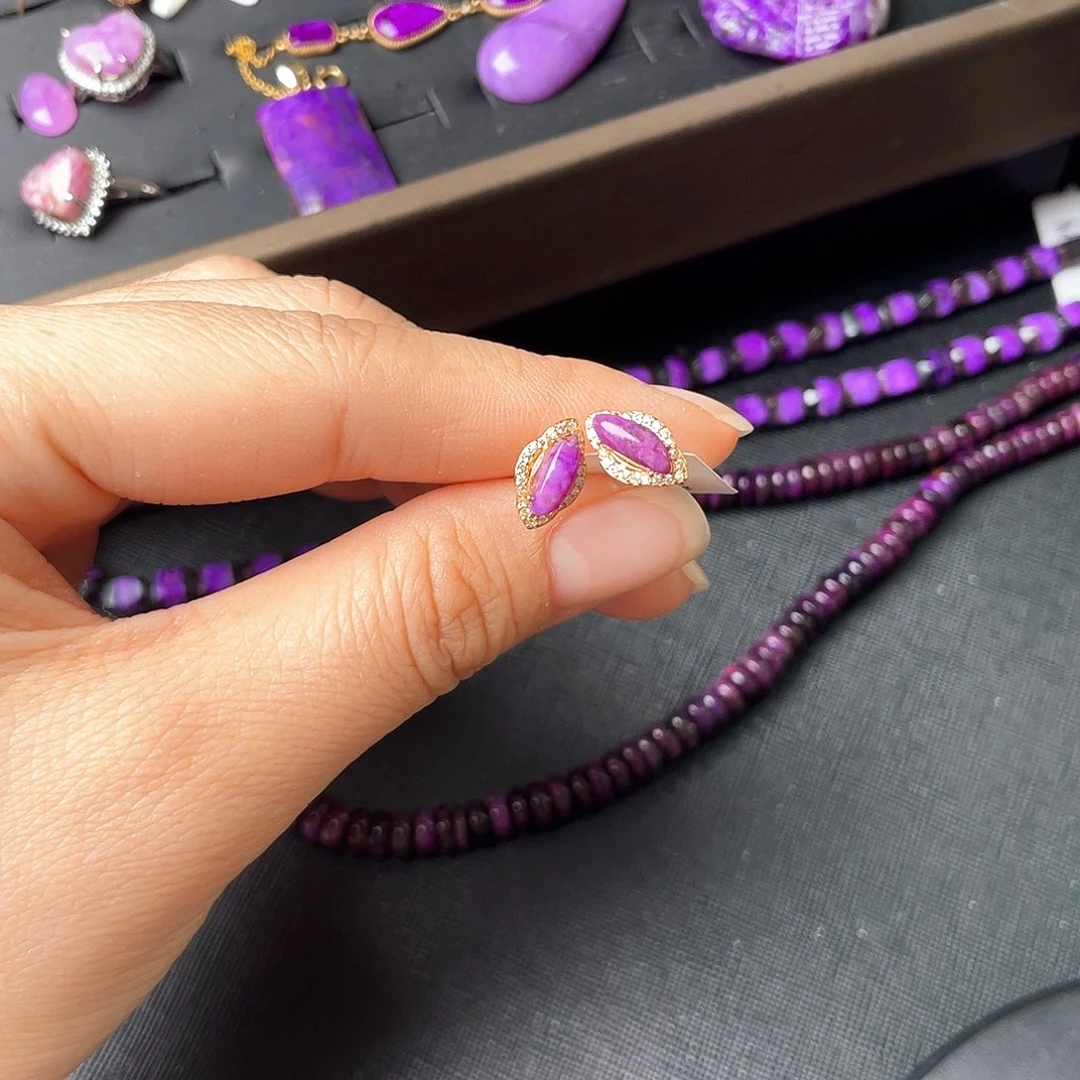 苏纪石（舒俱来）银S925镶嵌耳钉