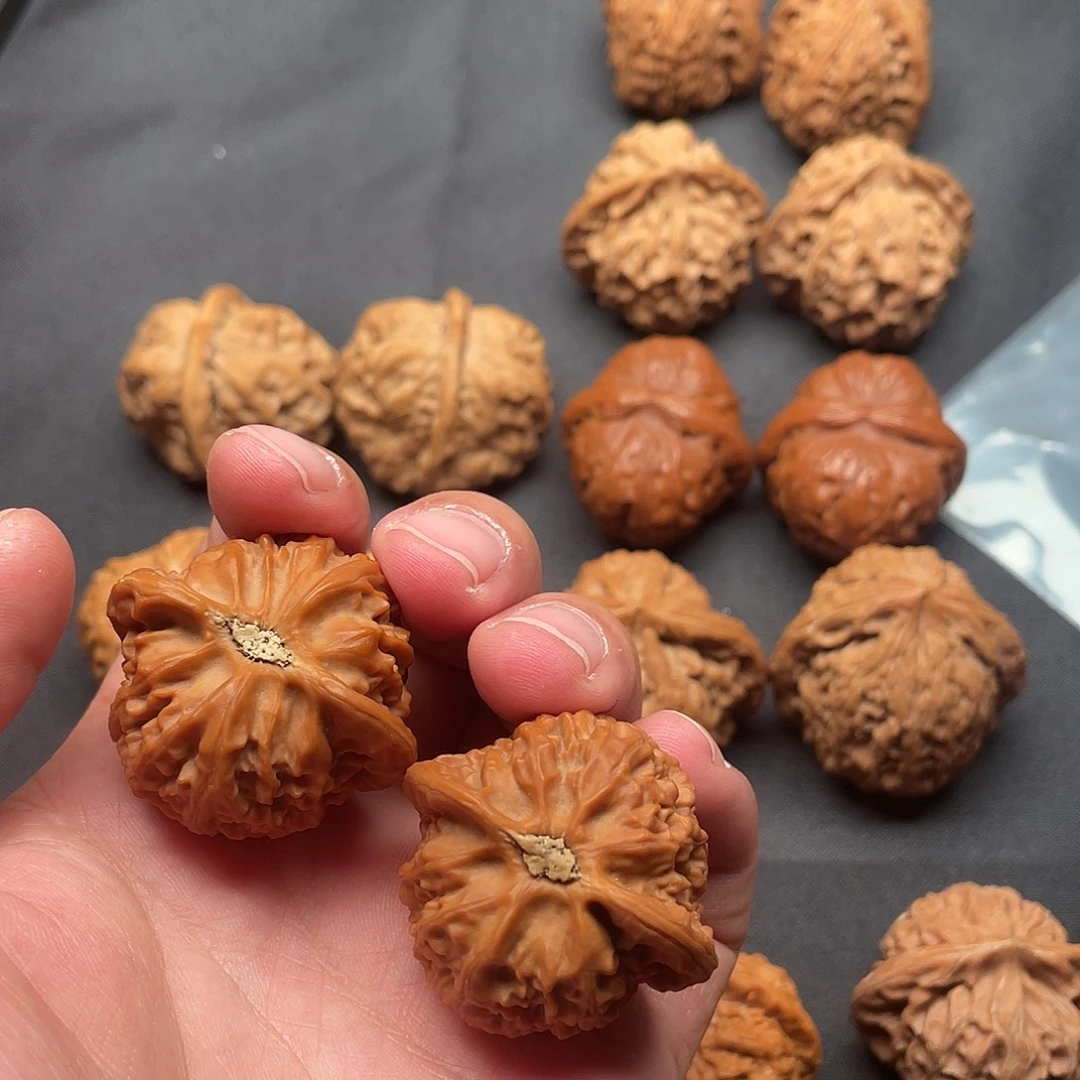 风***.文玩核桃把件宫灯文玩核桃