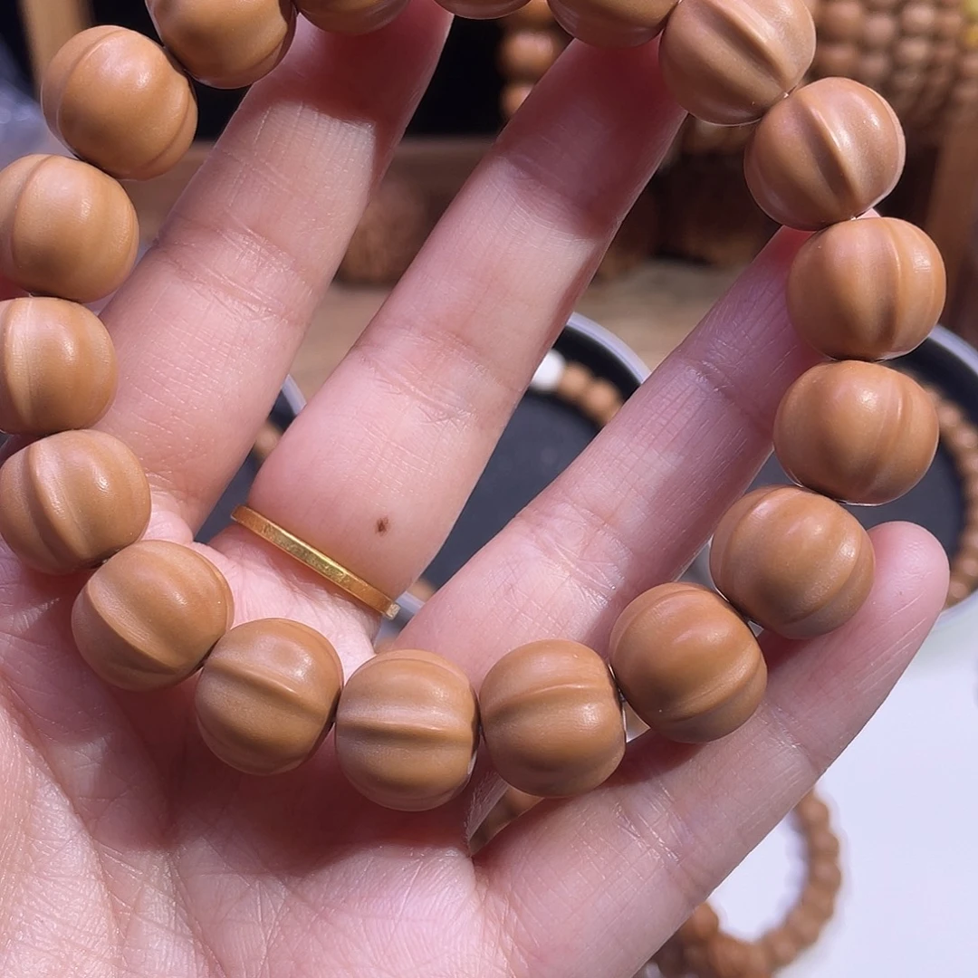 唐***e猴头核桃吊坠鲨鱼14mm全品
