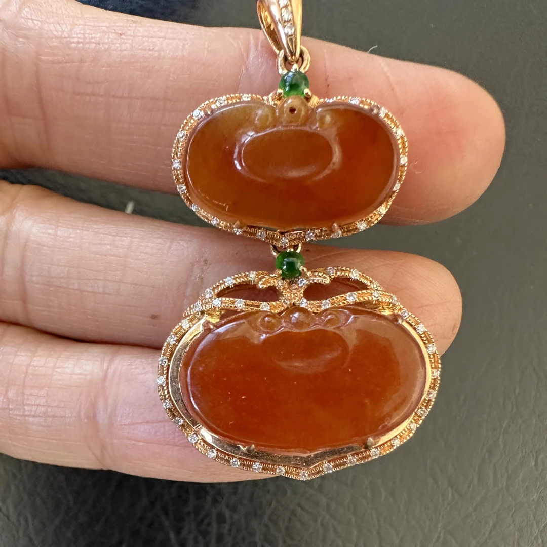 天然缅甸红翡如意吊坠