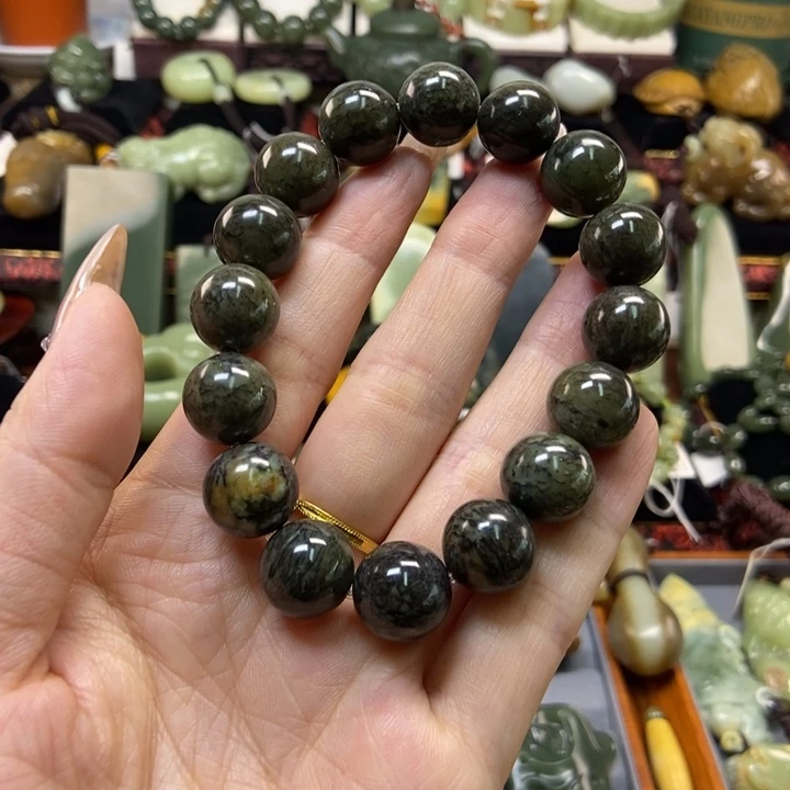 未镶嵌手串岫岩河磨玉（透闪石质玉）