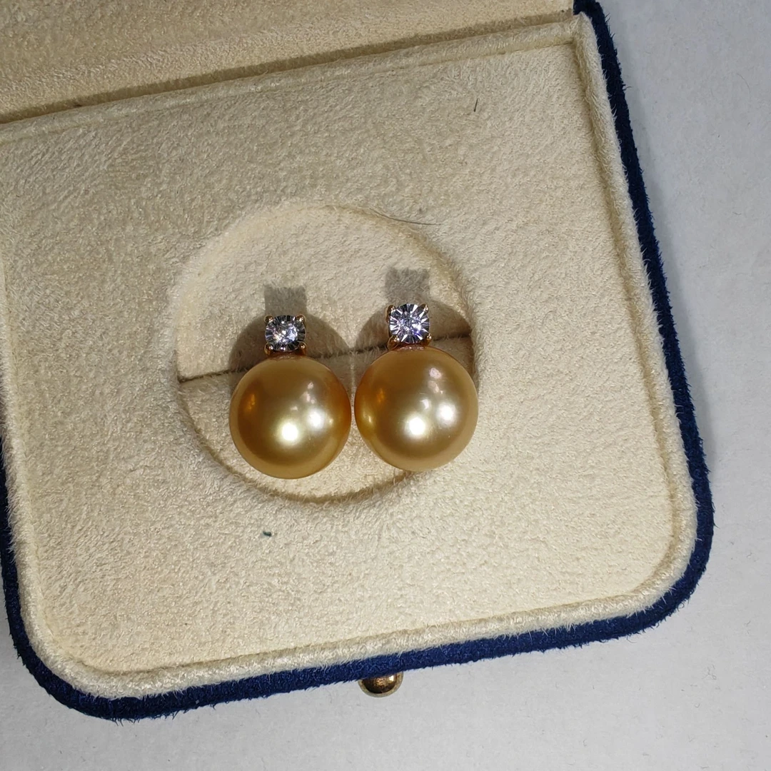 18K11.0-12.0mm金戴妃海水南洋金珠耳钉气质优雅24101819GE001