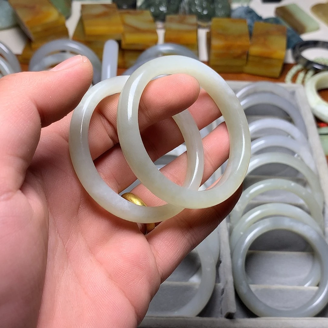 未镶嵌手镯和田玉筱*