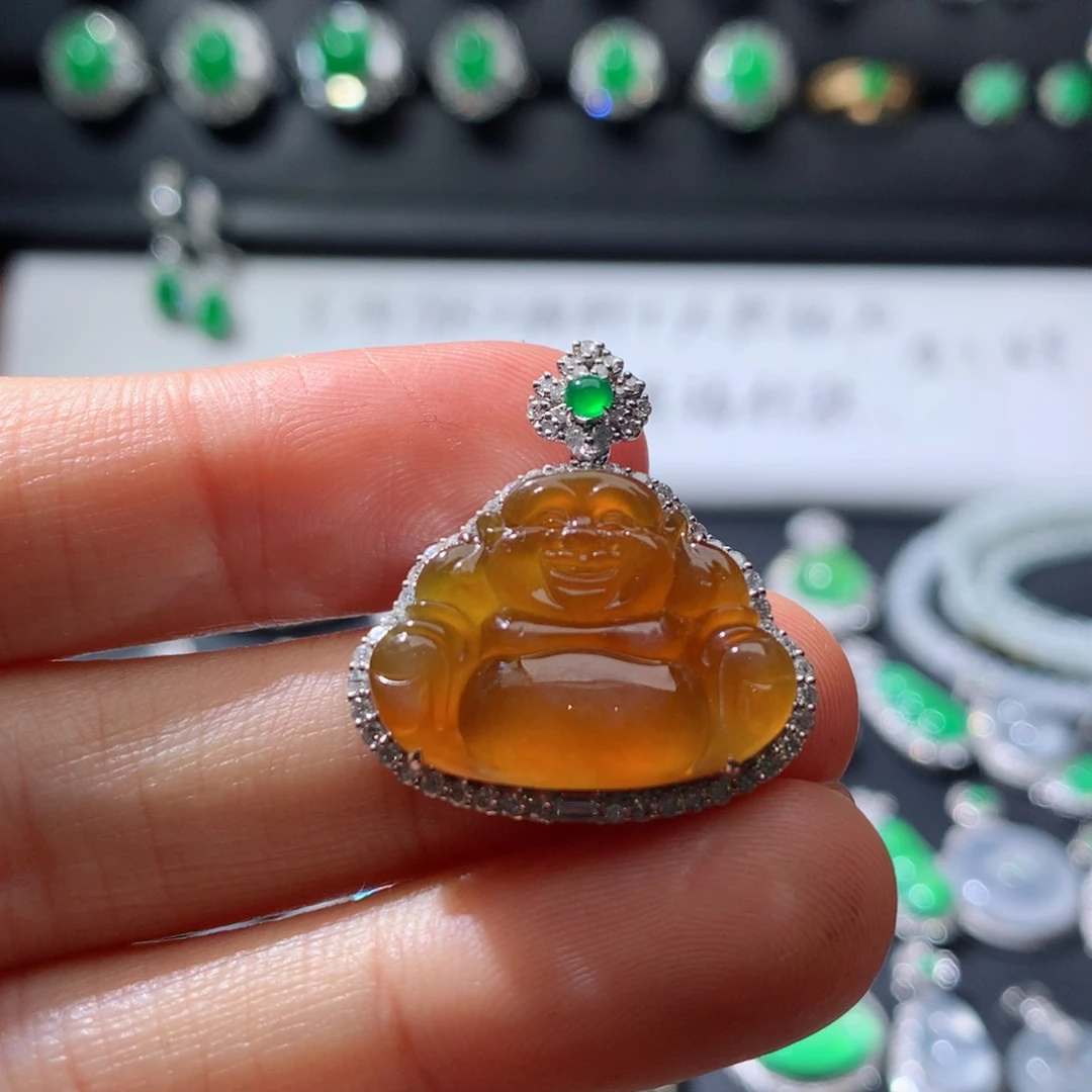 颈饰18K金镶嵌翡翠