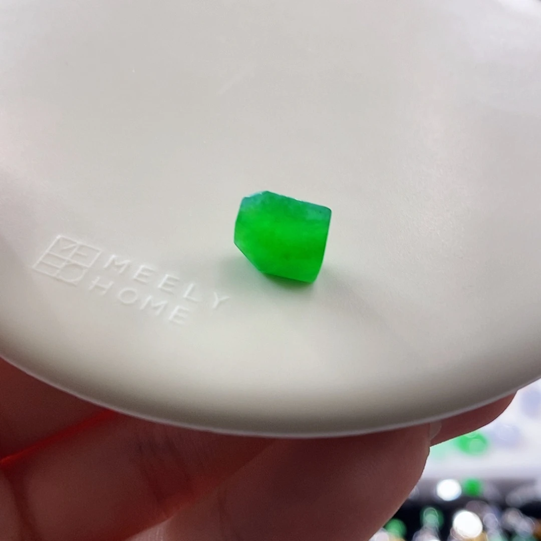 散珠翡翠浓阳绿裸石
