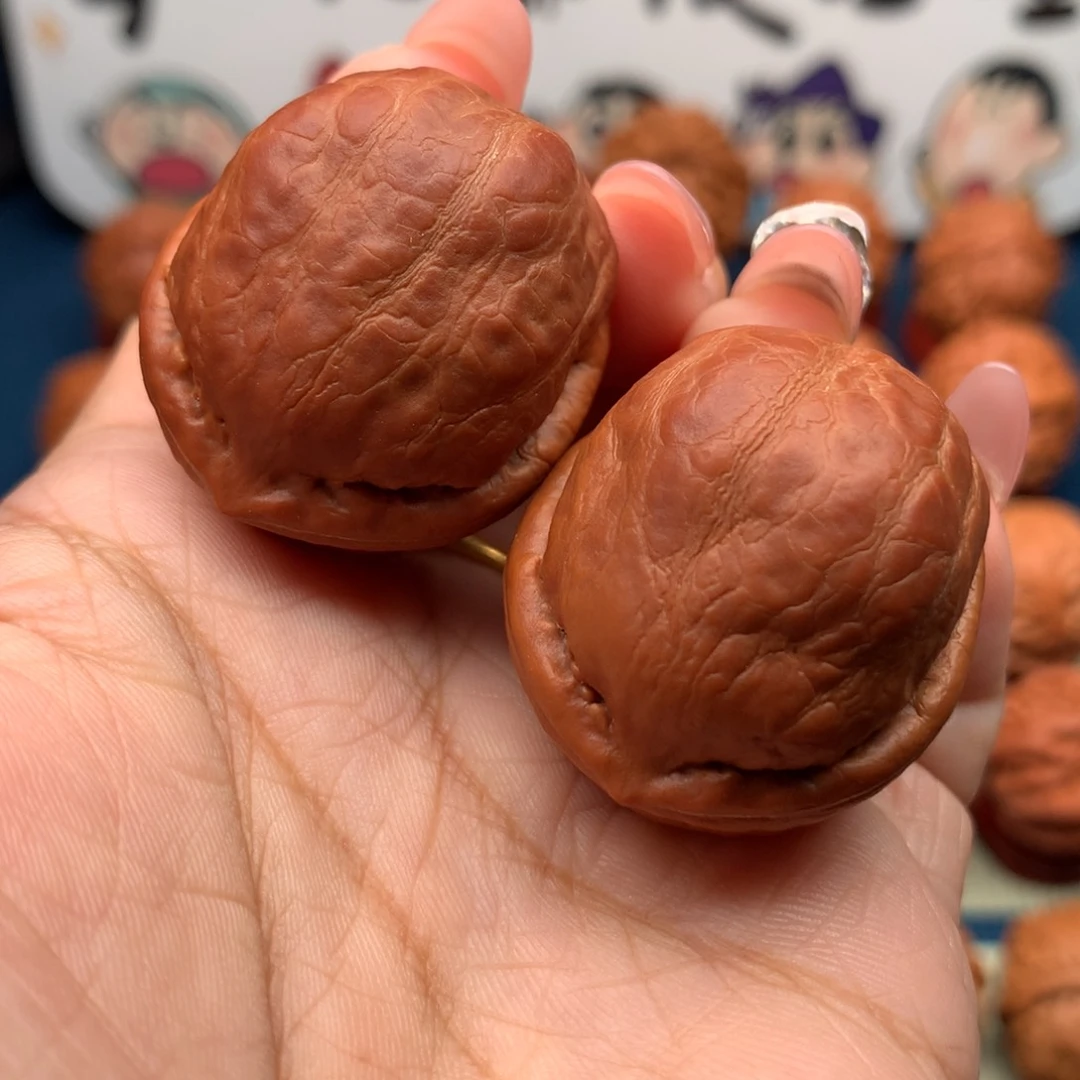 文玩核桃把件龙胆