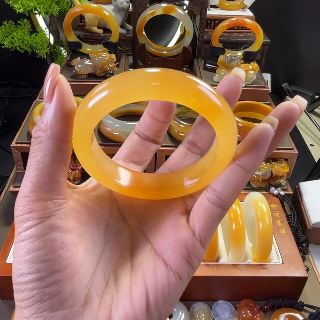 未镶嵌手镯石英质玉