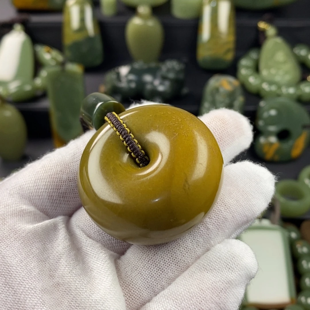 岫岩河磨玉（透闪石质玉）未镶嵌颈饰